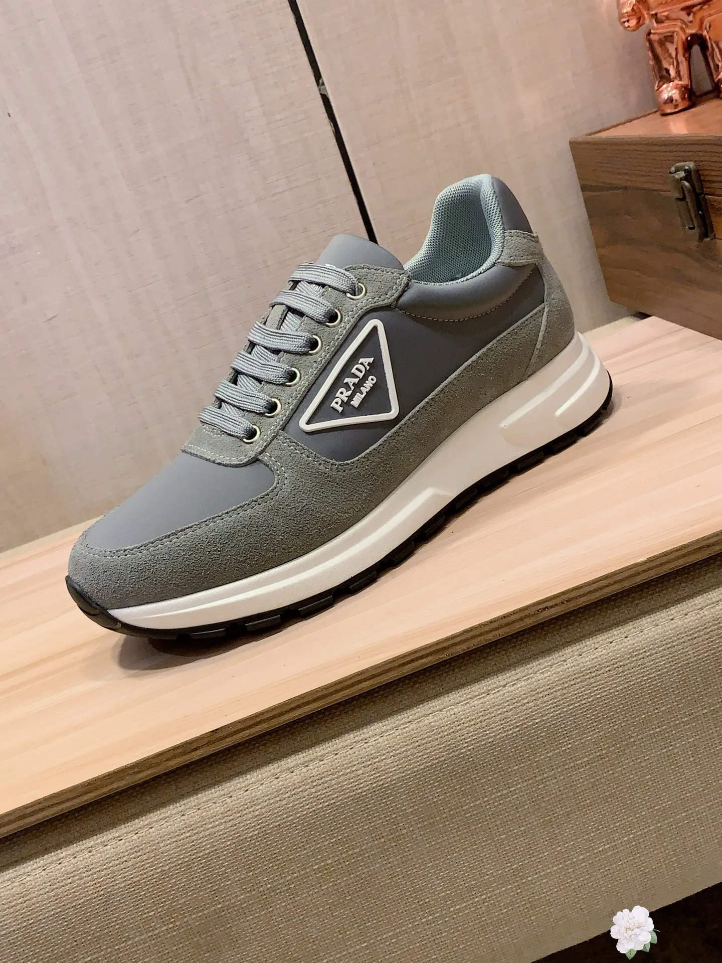 Men's Men's Shoes💰420💰💰🎩🎩[Lightning][Lightning] "PRADA*" The latest and most popular casual shoes, top brand [seduce] luxury~purchase, top~quality. [Strong] The upper is made of imported breathable cowhide with material ➕ breathable sheepskin feet (•) and fine workmanship. The original stylish and stylish soft rubber wear-resistant and non-slip outsole is light and comfortable on the feet. The real thing looks better when photographed. 085: code: 38-44, 3️⃣ colors selected